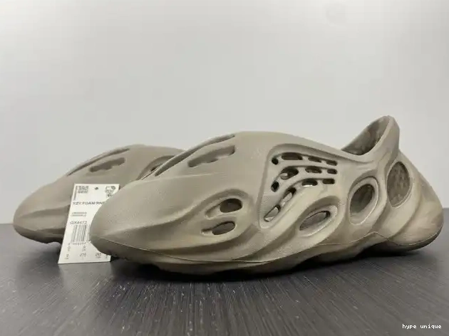 hype Stone RNNR Sage Adidas Foam Yeezy GX4472 0511